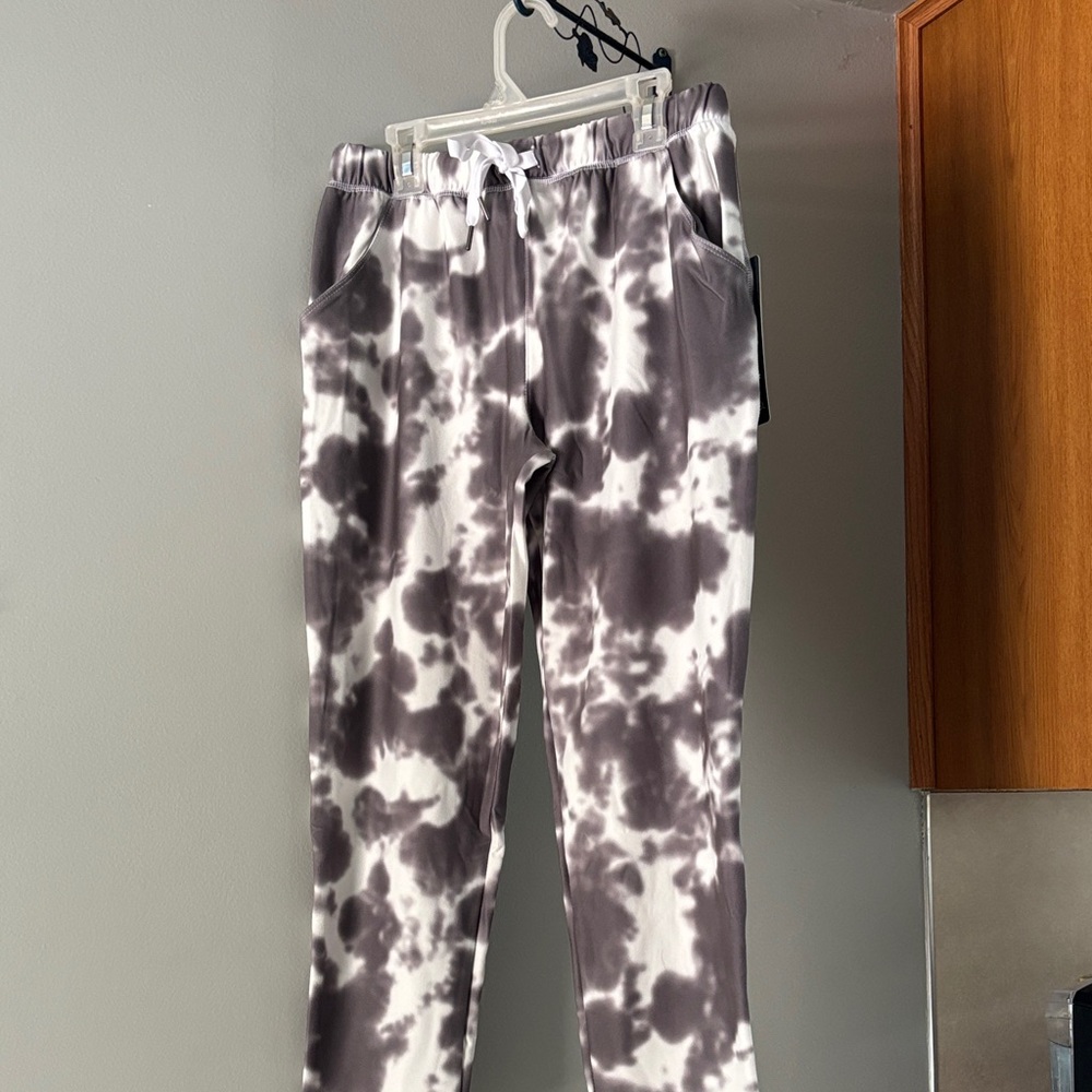 Scorpio Sol Gray & White Tie-Dye Joggers NWT!